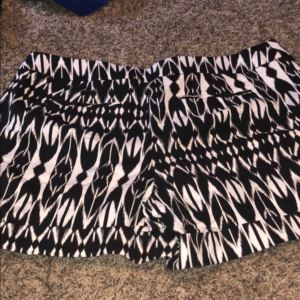 Shorts - Picture 3 of 3
